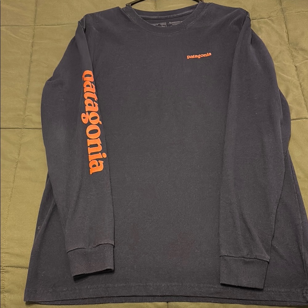 Patagonia Men's Dark Blue Long Sleeve Shirt